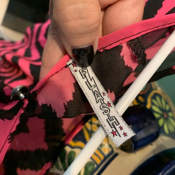 Chevron Design, Fun blouse. - Picture 5 of 5